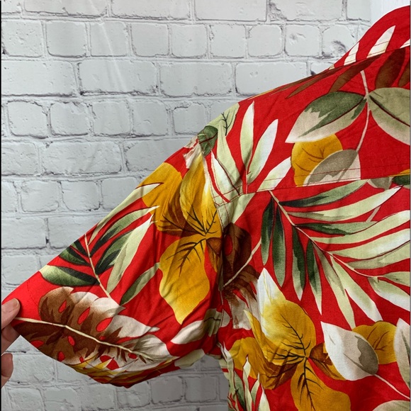 VINTAGE BASIC EDITIONS Hawaiian Shirt Red Button Down with Short Sleeves - Picture 9 of 13